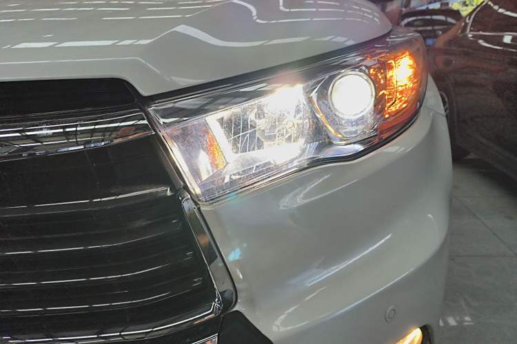 Used Toyota Highlander 2017 2.0T Four-Wheel Drive Luxury Edition 7 Seats Left Front Headlight