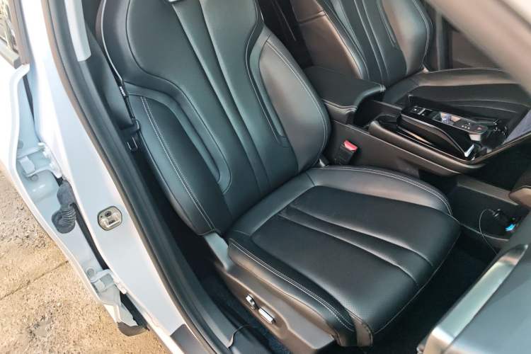 Used Dongfeng Aeolus Mage 2023 DH-i 1.5T Prestige Edition
