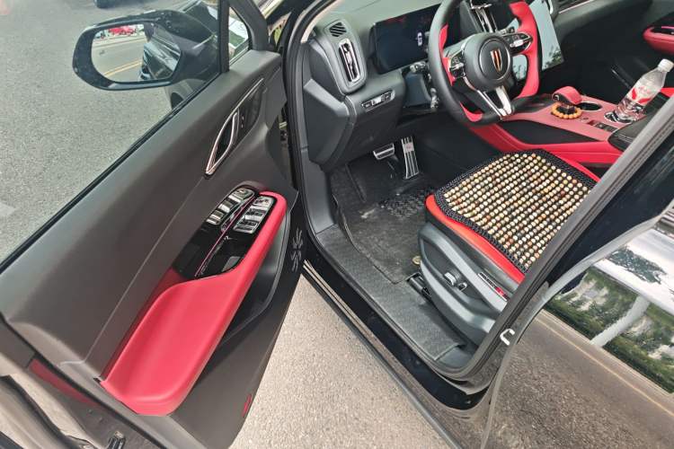 Used Hongqi HS3 2023 1.5T Two-Wheel Drive Shanwei Edition Driver Seat