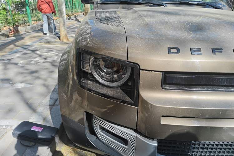 Used Land Rover Defender 2020 110 P400 HSE Right Front Headlight