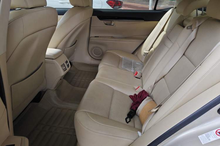Used Lexus ES 2014 250 Elite Edition Left Rear Seat