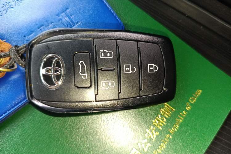 Used Toyota Sienna 2024 2.5L Hybrid Four-Wheel Drive Prestige Edition