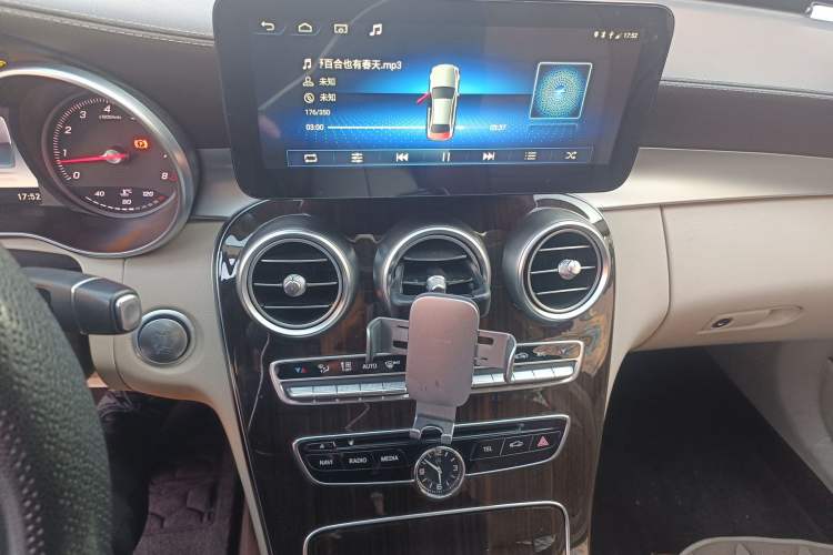 Used Mercedes-Benz C-Class 2015 Facelift C 200 L