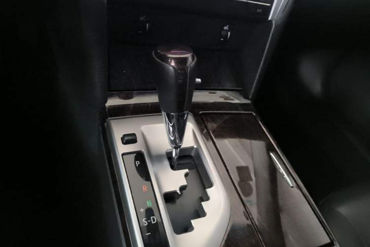 Used Toyota Camry 2015 2.0G Premier Edition Gear Lever