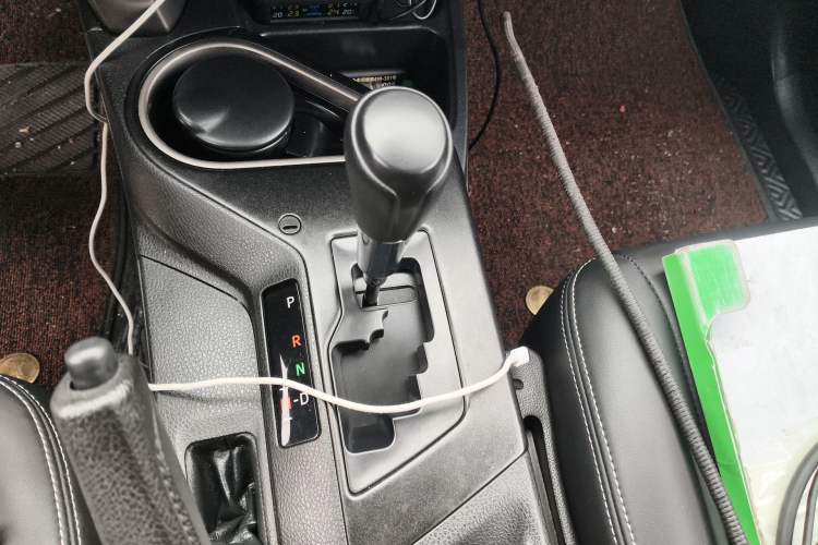 Used Toyota RAV4 2019 2.0L CVT Two-Wheel Drive Luxury Version China VI Standard