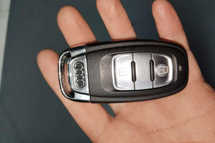 Used Audi Q5 2017 Plus 40 TFSI Technology Model Vehicle Key