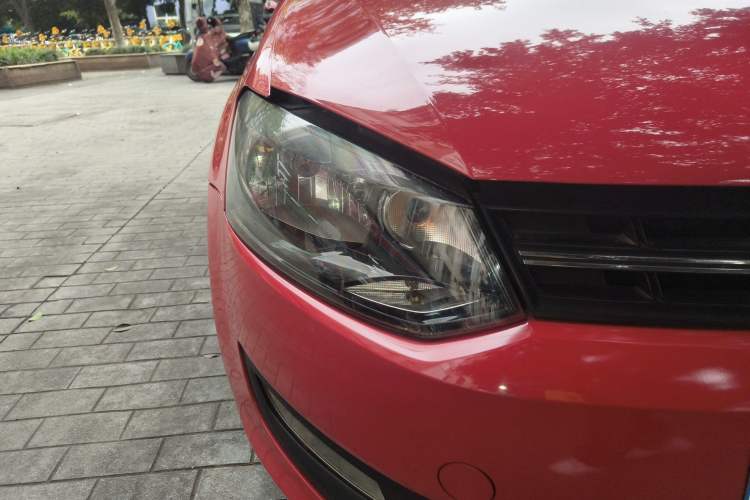 Used Volkswagen Polo 2011 1.4L Manual ZhiLe Edition Right Front Headlight