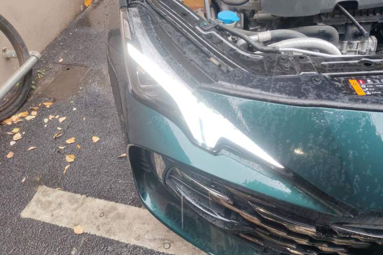 Used MG 7 2023 2.0T Automatic Hunter Luxury Edition Right Front Headlight