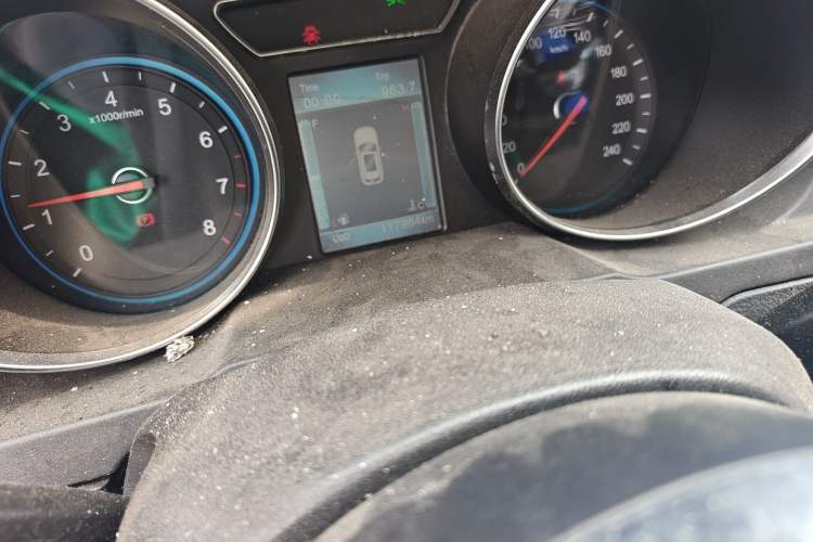 Used Zotye T600 2016 Sports Edition 1.5T Manual Luxury Model Odometer Close Up