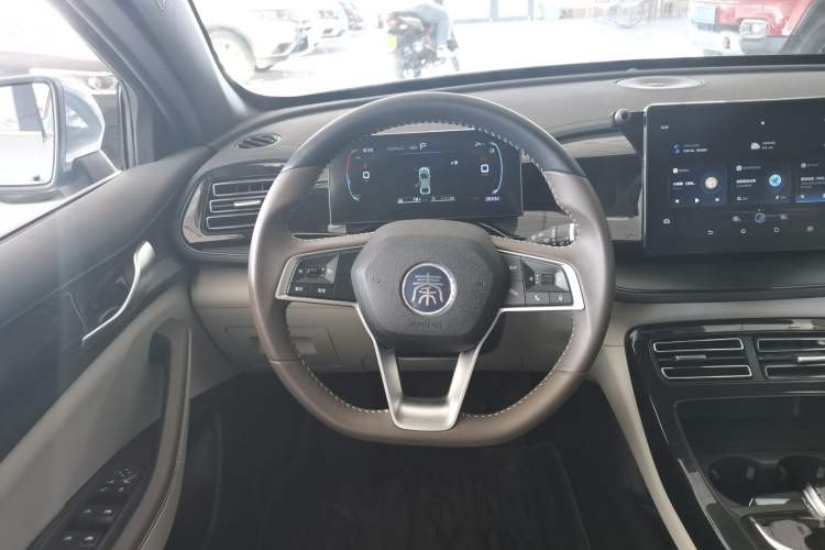 Used BYD Qin PLUS 2024 HONOR Edition DM-i 55KM Leading Model
