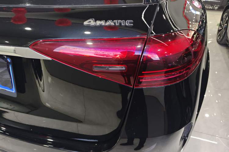 Used Mercedes-Benz GLE 2024 GLE 350 4MATIC Stylish Model Right Rear Taillight