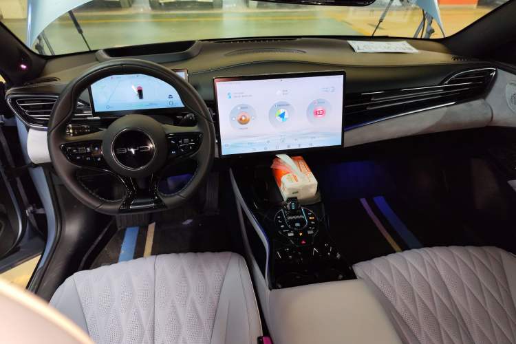 Used BYD Seal 2022 700 km Long-Range Rear-Wheel-Drive Version Audio And AC Panel