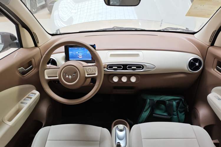 Used Wuling Hongguang MINIEV 2025 Four-Door Version Advanced Edition
