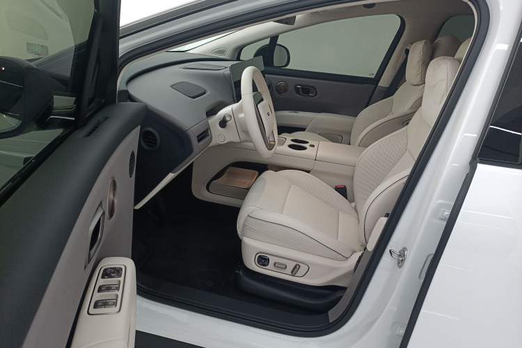 Used Li Auto Li Auto i8 2025 Model Standard Version