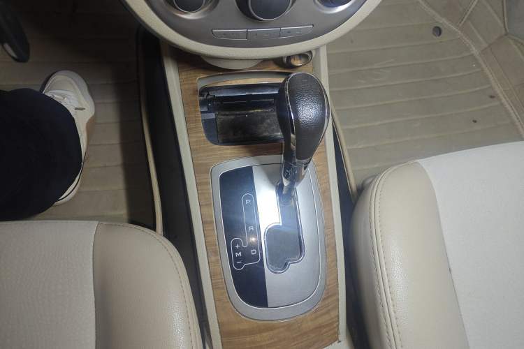 Used Buick Excelle 2015 1.5L Automatic Classic Model Gear Lever