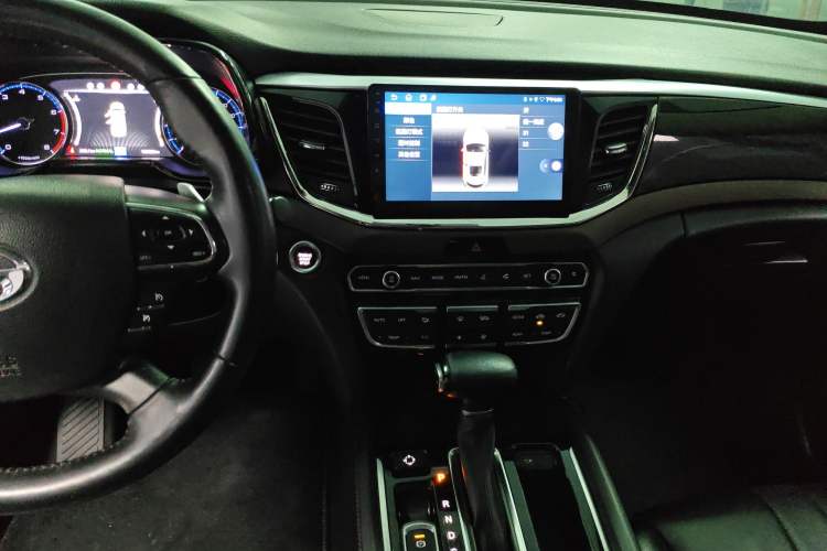 Used GAC Trumpchi GS8 2017 320T Two-Wheel Drive Luxury Smart Connectivity Version (7 Seats)
