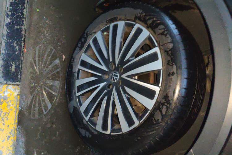 Used Volkswagen Tavendor 2023 330TSI Luxury Touring Edition
