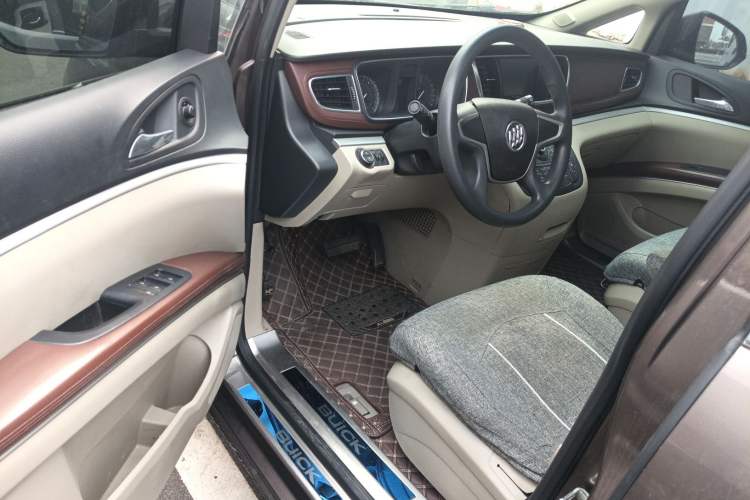 Used Buick GL8 2014 2.4L CT Luxury Business Comfort Edition
