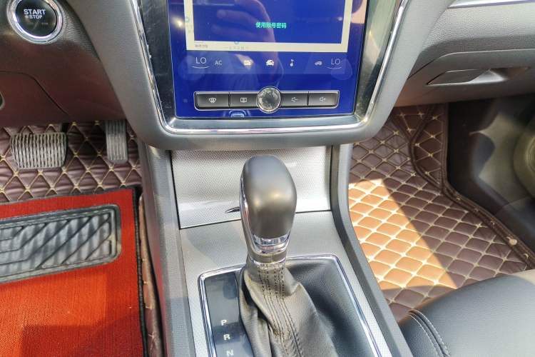 Used Roewe i6 2017 20T Automatic Internet Smart Edition
