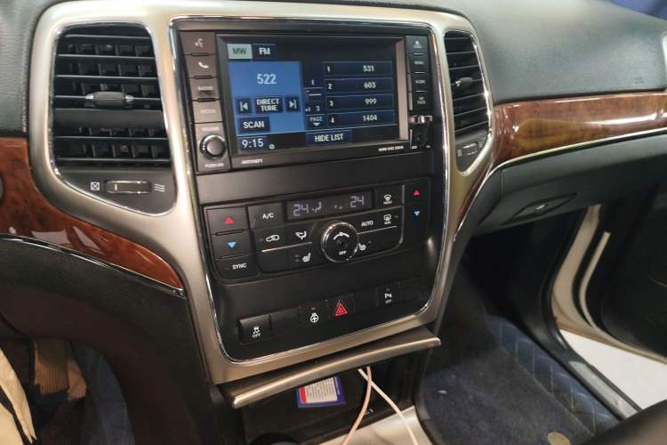 Used Jeep Grand Cherokee 2012 3.6L Luxury Navigation Edition