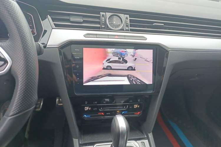 Used Volkswagen Magotan 2023 2 Million Units Commemorative Edition 330TSI DSG Luxury Version Audio And AC Panel