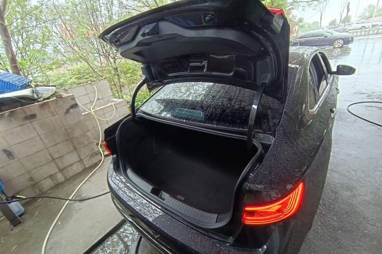 Used Volkswagen Sagitar 2025 300TSI DSG Excellence Edition Trunk