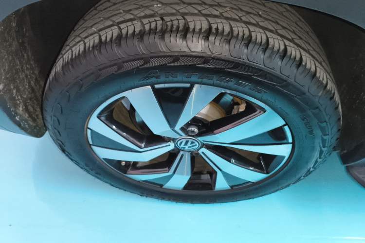 Used Volkswagen Tayron 2019 Teramont Edition 280TSI Two-Wheel Drive Luxury Model China VI Standard Right Rear Wheel Hub