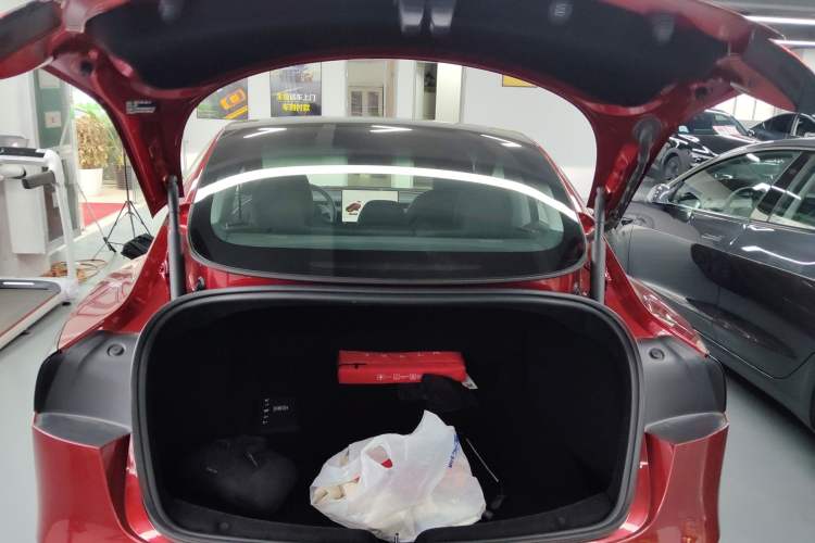 Used Tesla Model 3 2023 Long-Range All-Wheel-Drive Version Trunk