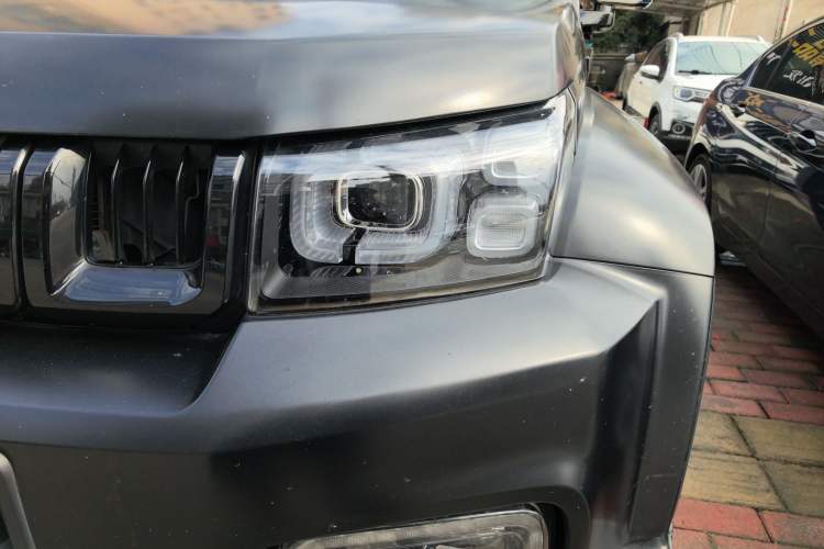 Used BAIC Off-Road BJ40 2021 2.0D Automatic Four-Wheel Drive Blade Hero Edition Adventurer Model (with Front and Rear Electronic Locks) Left Front Headlight