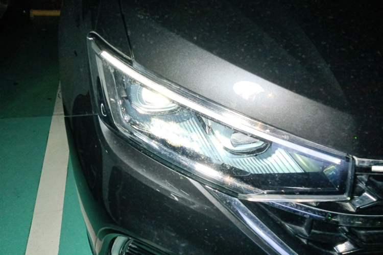 Used Volkswagen Tayron 2023 280TSI Two-Wheel-Drive Luxury Plus Advanced Version Right Front Headlight