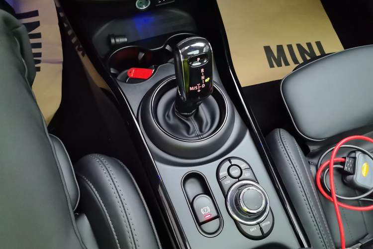 Used MINI Clubman 2023 Refresh 1.5T COOPER Connoisseur Gear Lever