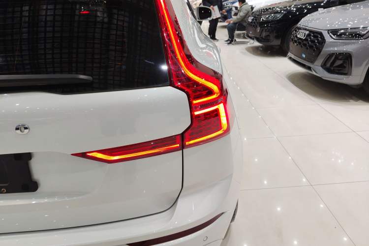 Used Volvo XC60 2022 B5 4x4 Zhiyi Luxury Edition
