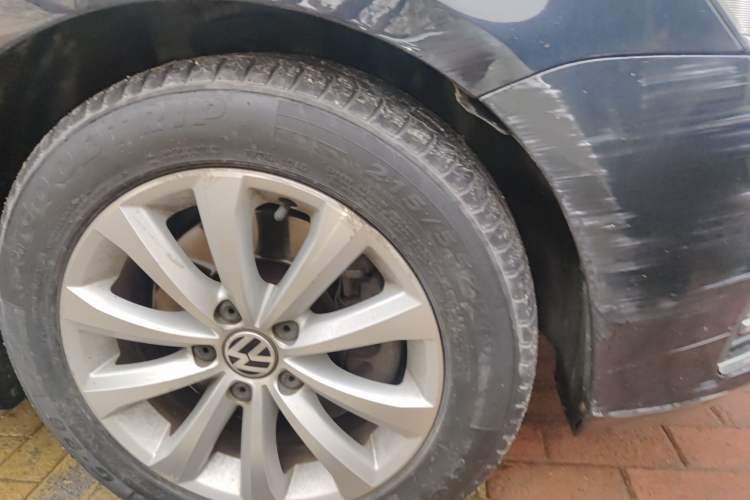 Used Volkswagen Magotan 2013 1.8TSI Luxury Model Right Front Wheel Hub