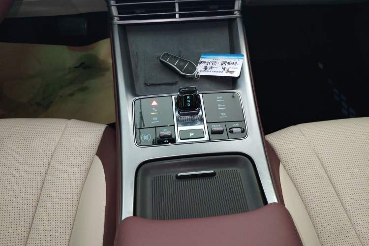 Used BYD Seal 2024 HONOR Edition DM-i 1.5L 121km Prestige Model Gear Lever