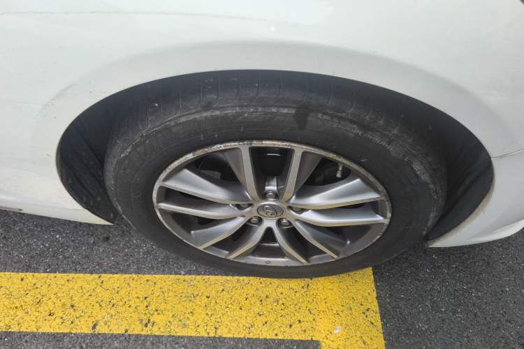 Used Infiniti Q50L 2015 2.0T Enjoyment Edition Right Front Wheel Hub