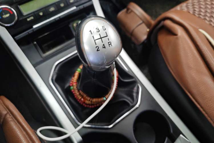 Used GAC Gonow GX6 2015 2.4L Two-Wheel Drive Elite Edition
