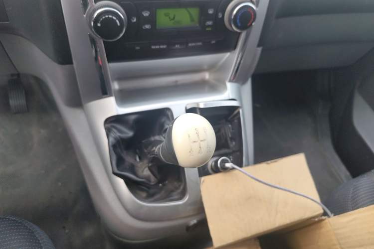 Used Foton Scenic G5 2020 2.0L Long-Wheelbase Flat-Roof 6-Seater Multi-Purpose Passenger Vehicle 1TZS
