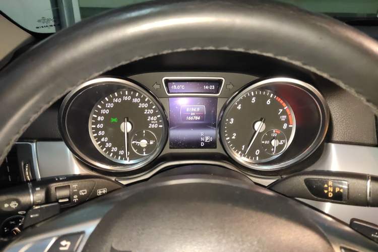 Used Mercedes-Benz M-Class 2014 ML 320 4MATIC
