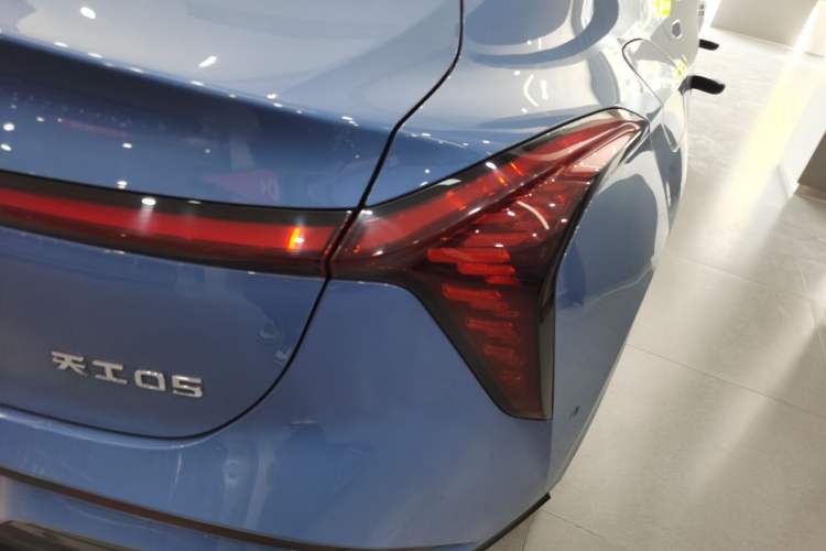 Used Hongqi Tiangong 05 2025 750 Smart Selection Right Rear Taillight