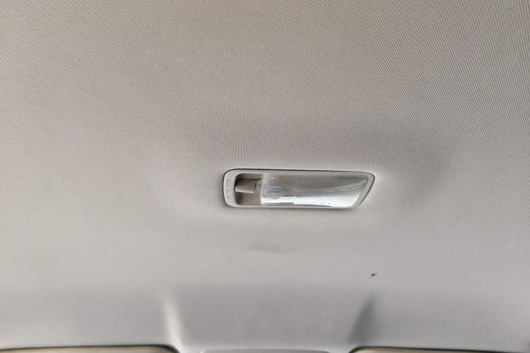 Used Venucia D60 2020 1.6L Entry Manual Comfort Edition Headliner