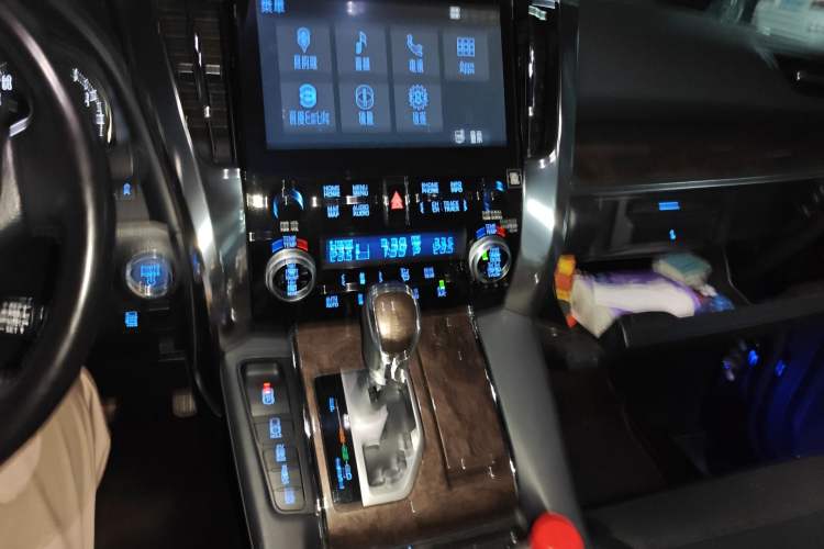 Used Toyota Vellfire 2020 Dual-Engine 2.5L HV Prestige Edition Audio And AC Panel