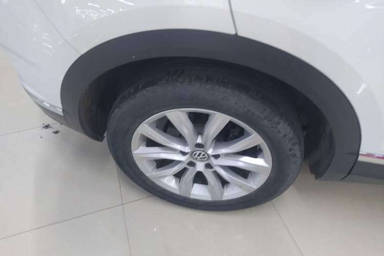 Used Volkswagen T-ROC 2019 230TSI DSG Two-Wheel-Drive Advanced Version China VI Standard Right Rear Wheel Hub