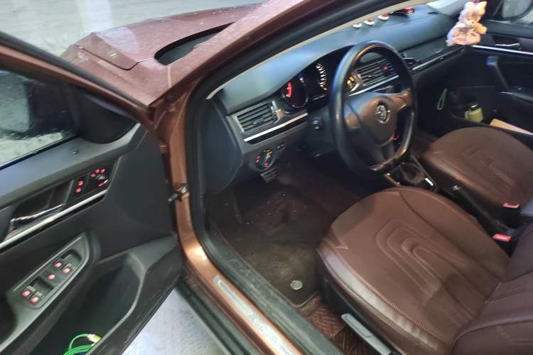 Used Volkswagen C-TREK 2017 1.6L Automatic Comfort Model
