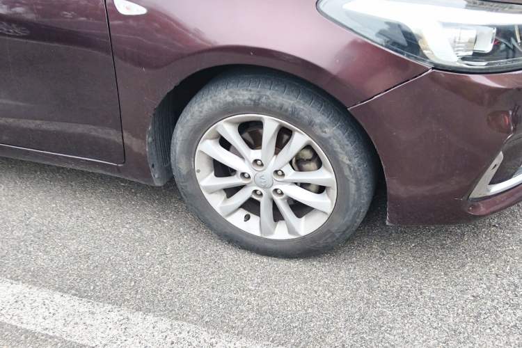 Used Kia K3 2016 1.6L Automatic GL Right Front Wheel Hub