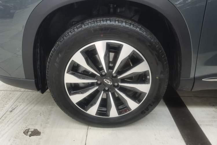 Used Chery Tiggo 8 PLUS 2025 Model 290TGDI DCT Chufeng Edition—5 Seaters
