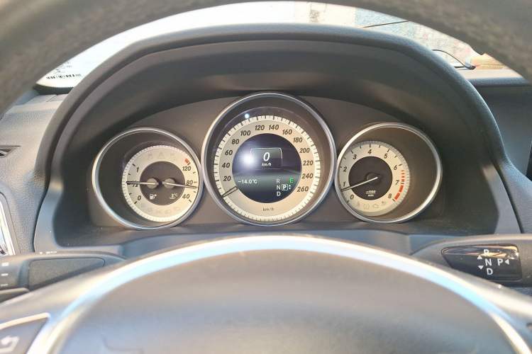 Used Mercedes-Benz E-Class 2014 E 200 Coupe Instrument Cluster