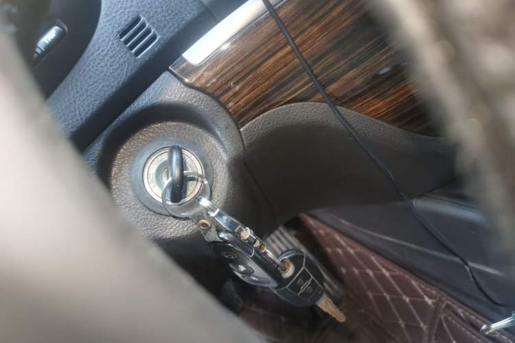 Used Hyundai Santa Fe Classic 2011 2.4 Comfort Edition 5-Seater Two-Wheel Drive