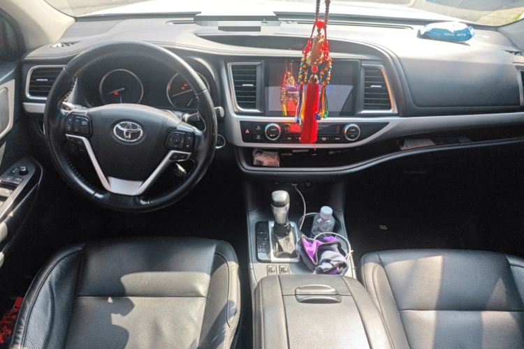 Used Toyota Highlander 2018 2.0T Four-Wheel Drive Luxury Edition 7 Seats China V Emission Standard
