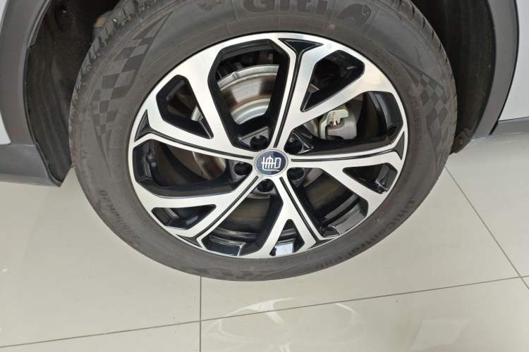 Used BYD Tang New Energy 2025 Intelligent Driving Version DM-i 115KM Flagship Edition Right Rear Wheel Hub