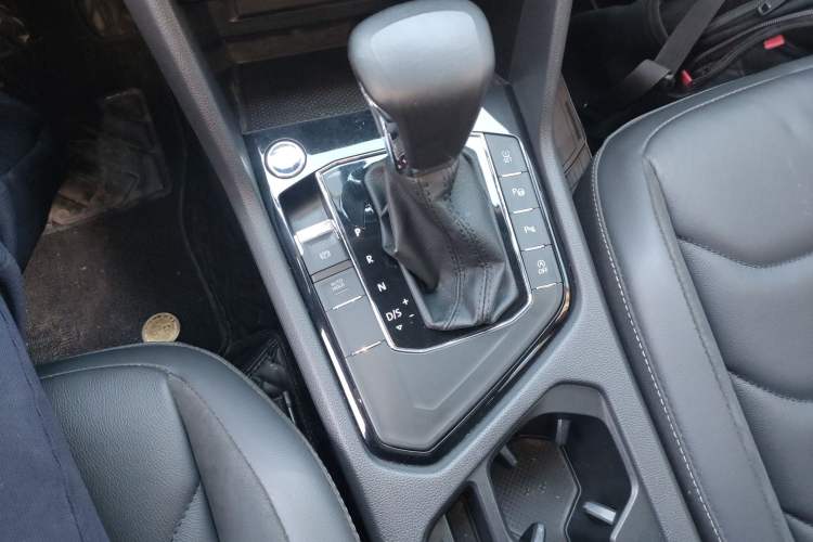 Used Volkswagen Tiguan L 2019 330TSI Automatic Two-Wheel Drive Smart Luxury Version China V Emission Standard